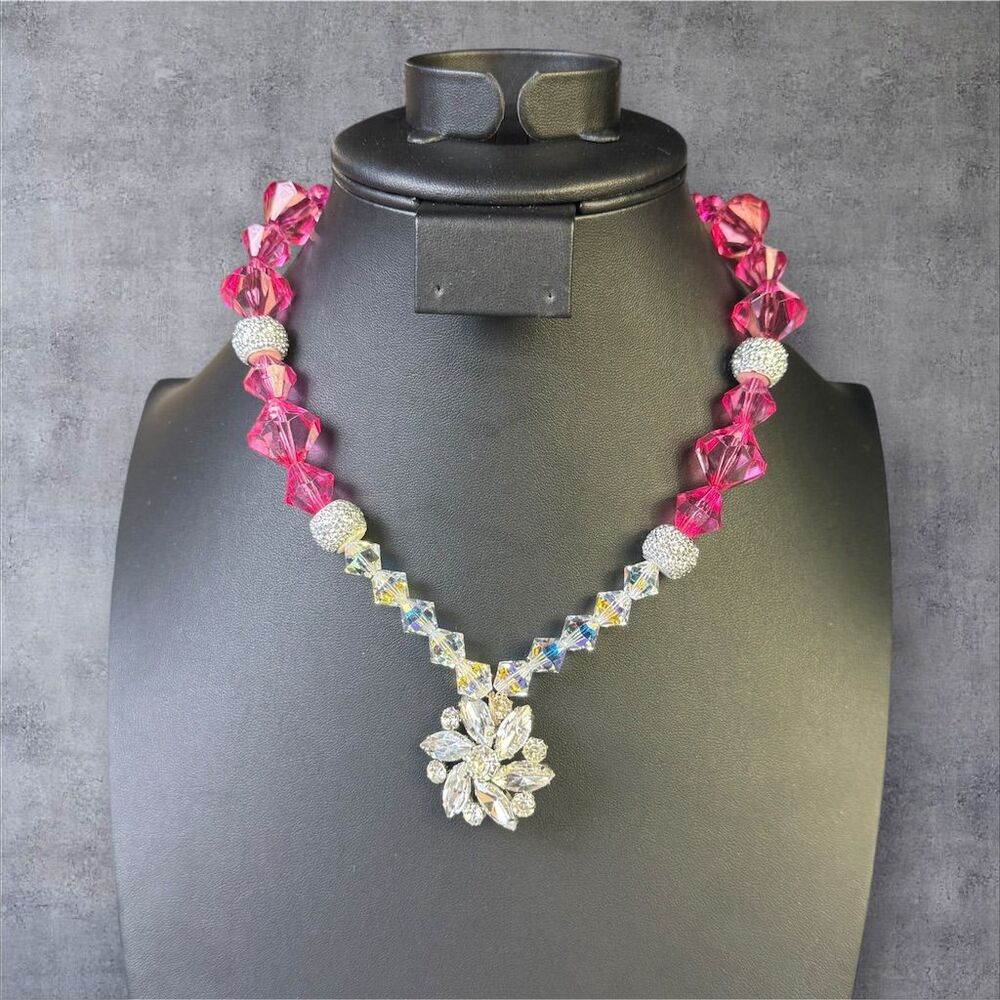 289. Rhinestone Pendant Necklace Silver Tone Adjustable Women's Jewelry